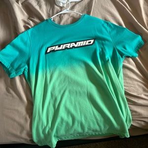 Pyramid Tee XL